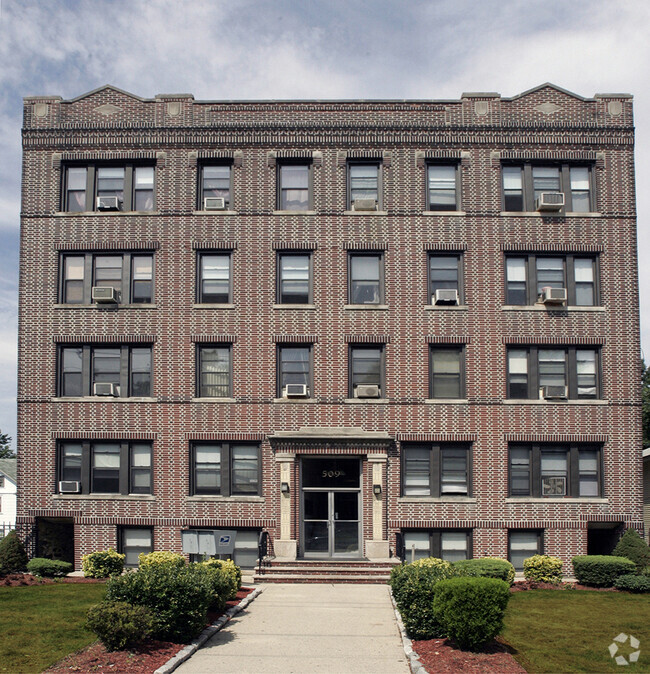 Building Photo - Maples on Broad Rental