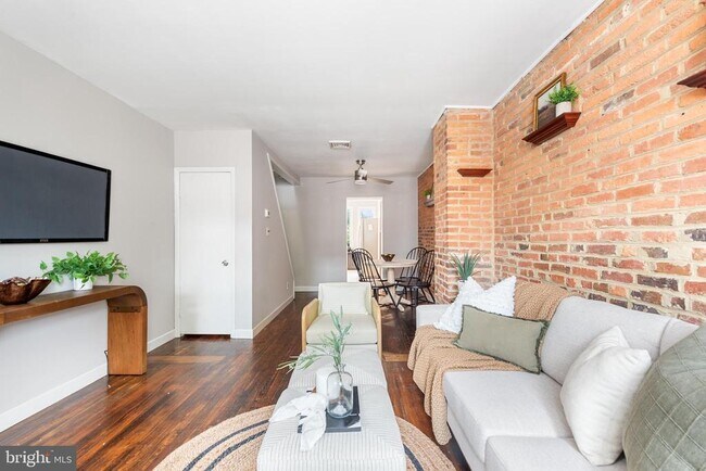 Photo - 130 E Randall St
