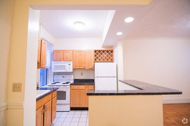 Building Photo - 40 Queensberry St Rental