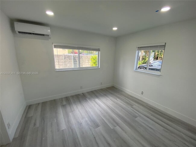 Photo - 3071 SW 27th Ave Unit 4