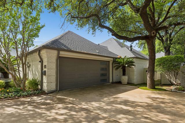 2001 St Charles Pl