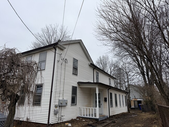 Building Photo - 47 Maple Ave Unit Maple