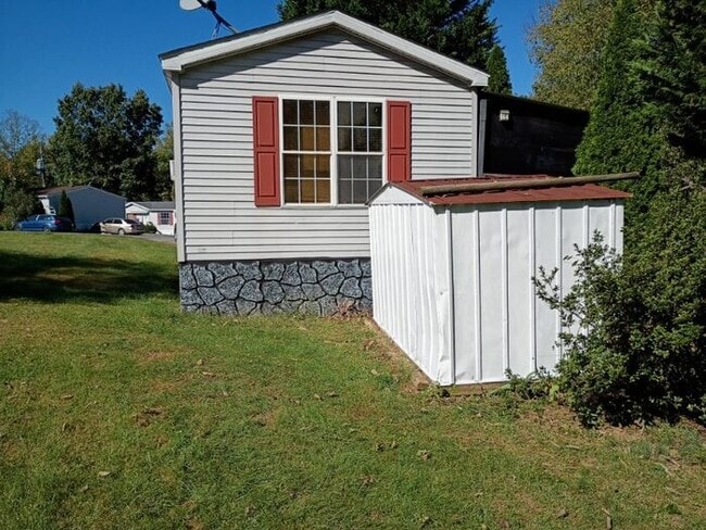 Building Photo - owner will finance