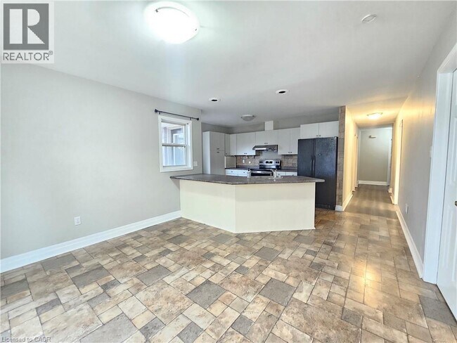 Photo - 125 Municipal St