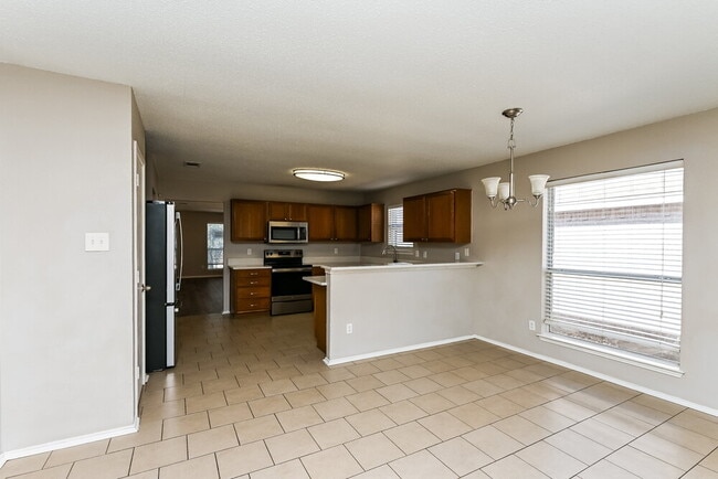 Photo - 8128 Twin Oaks Trail