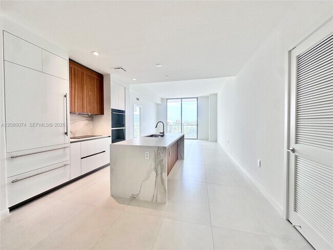 Building Photo - 1400 Biscayne Blvd Unit 409