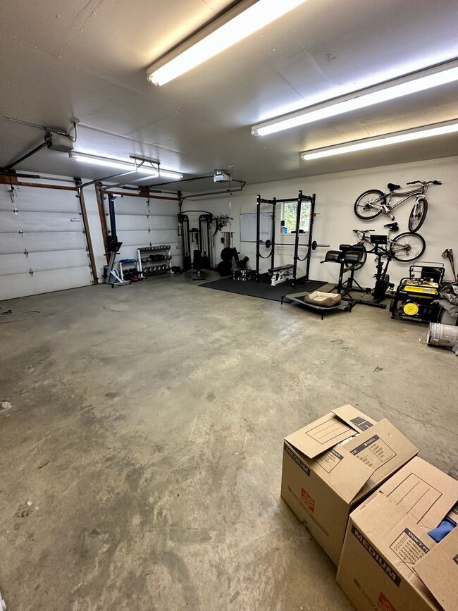 Photo - 3bd, 2 bath Home for Rent w/ Large 2 Car G...