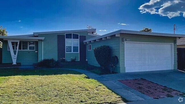 Building Photo - 31141 Meadowbrook Ave Rental