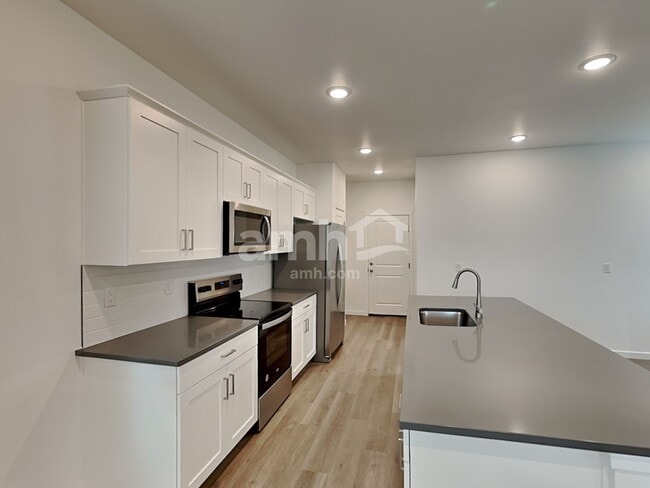 Photo - 310 N Addison Way
