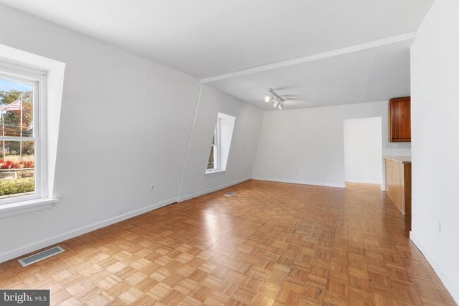 Photo - 9800 Germantown Pike