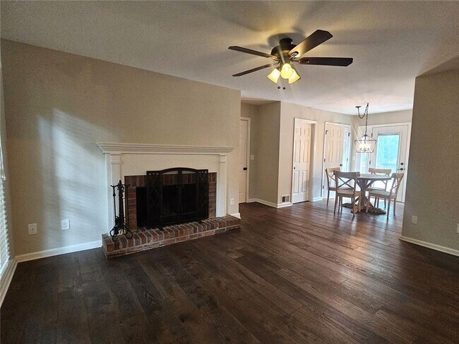 Photo - 290 Oakmere Rd