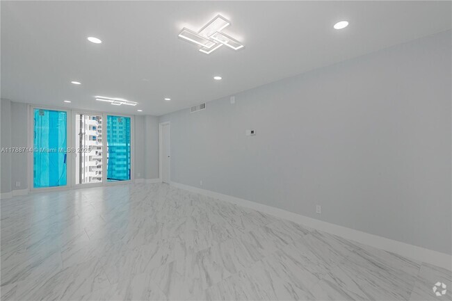 Building Photo - 3180 S Ocean Dr Unit 706 Rental