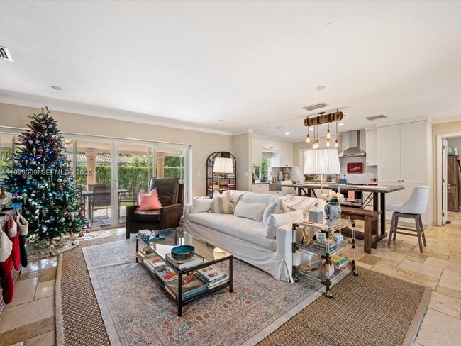 Photo - 6300 SW 48th St