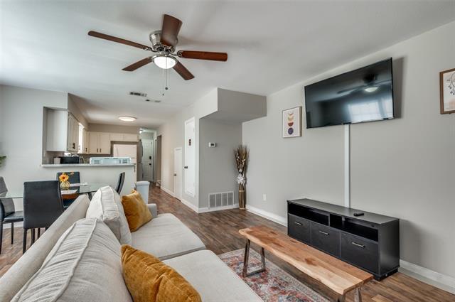 Photo - 1100 Thannisch Dr