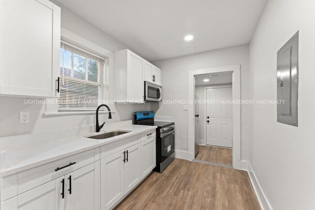 Photo - 3 Bedroom, 2 Bath Home in Historic Riverside ? Fully Renovated!