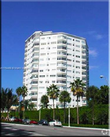Building Photo - 1881 Washington Ave Unit 6 Rental