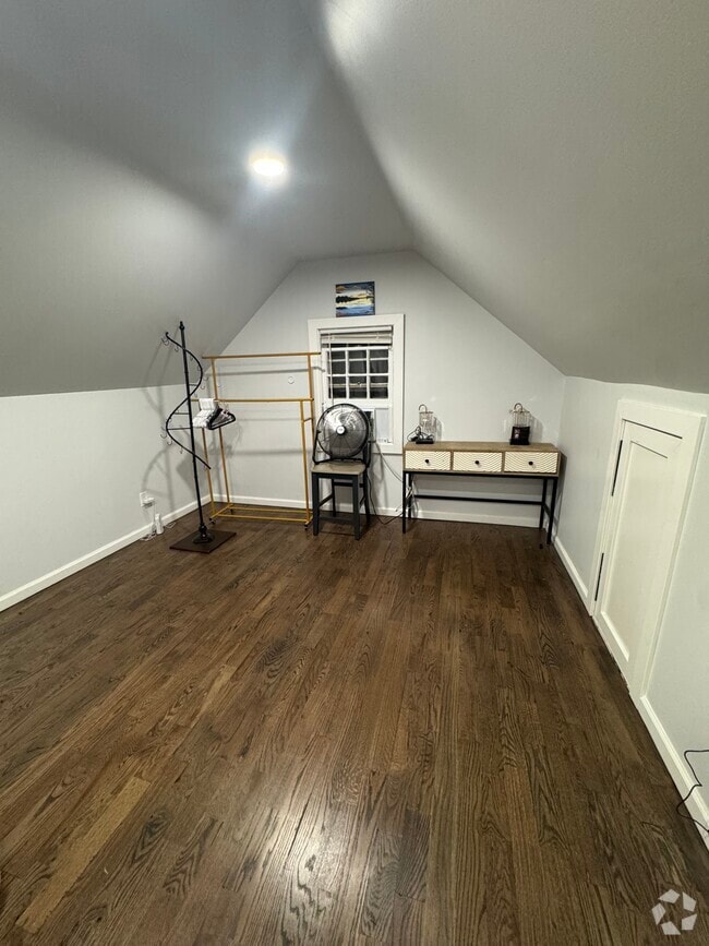 Building Photo - 619 Brooklyn Ave Unit 619 Brooklyn Ave Rental