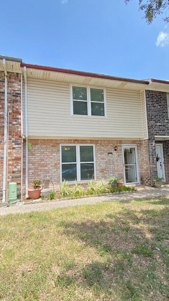 Building Photo - 1831 Sherwood Forest St Unit 28