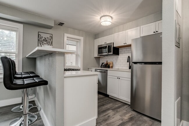 Photo - Broadway 46 Apartments