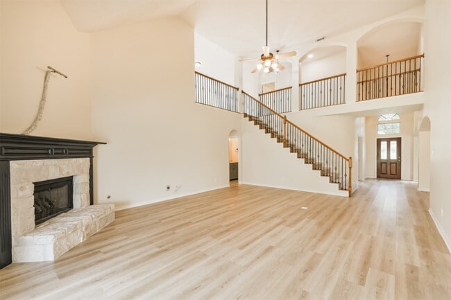 Photo - 11918 Mariposa Canyon Dr