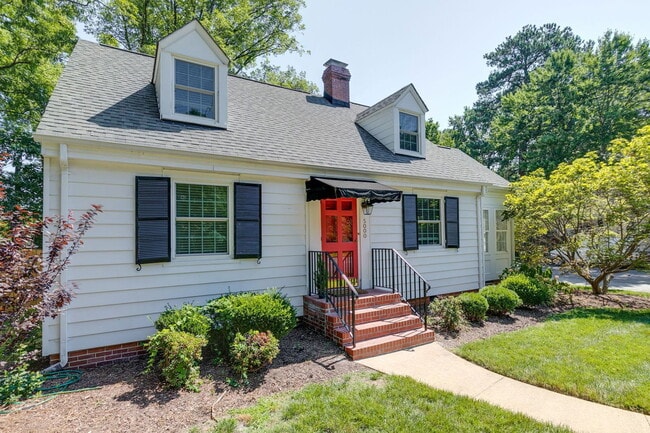 Photo - 5000 Bromley Ln