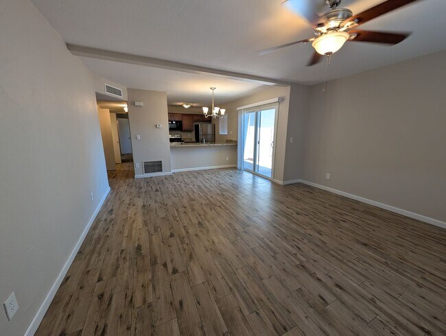 Photo - 623 W Guadalupe Rd