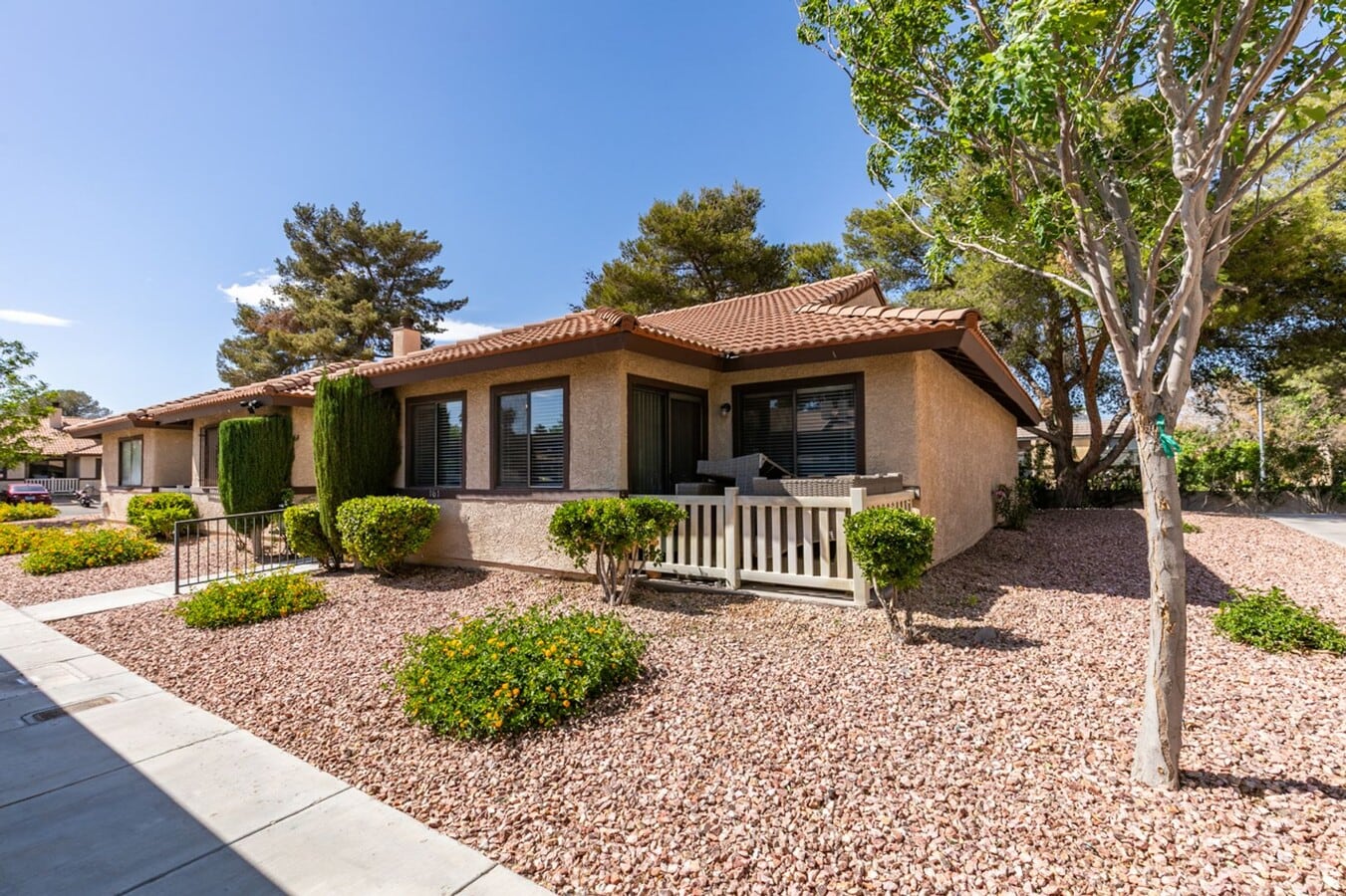 Photo - Cute and Cozy 2-bedroom 2-bathroom Townhome*Open floorplan*upgrades*