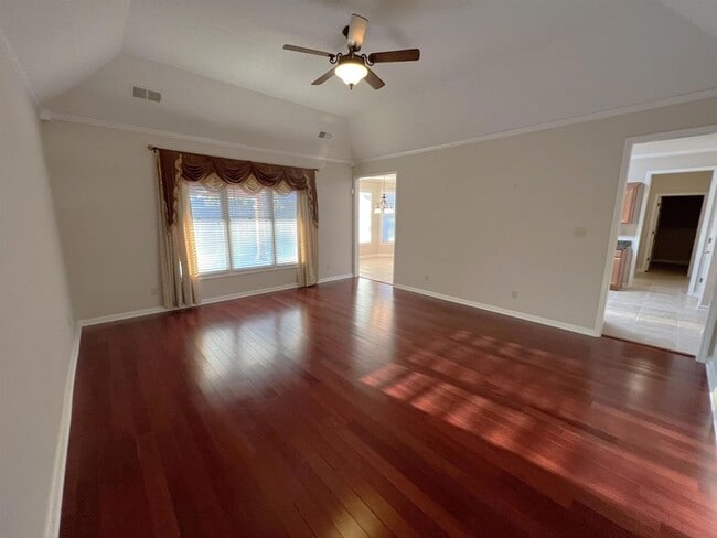 Photo - 4883 Fox Springs Dr