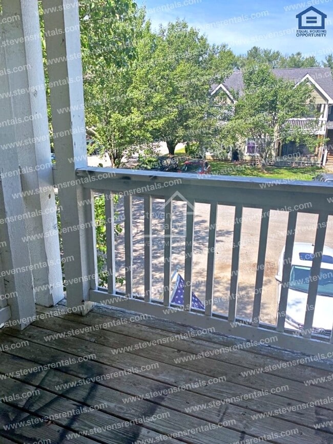 Photo - 430 Oriole Dr