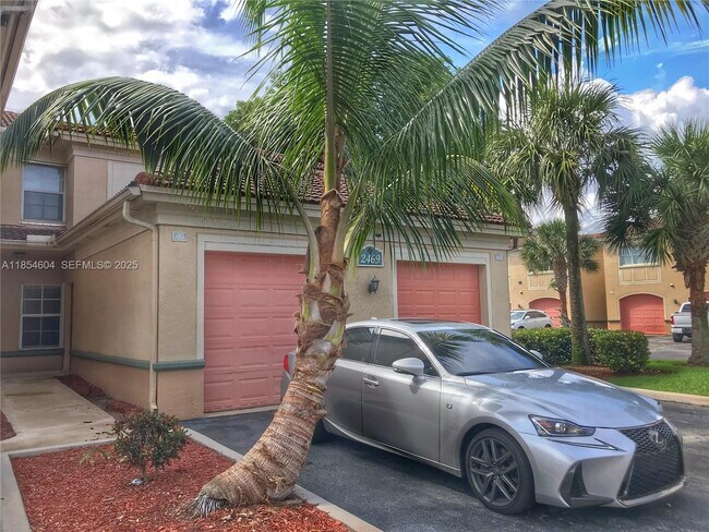 2469 Centergate Dr Unit 204