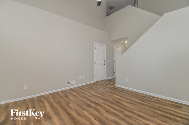 Photo - 4545 Settlement Way