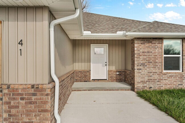 Photo - 41 Whitley Ln