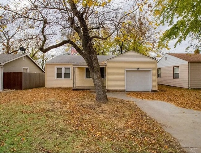 Building Photo - 1839 S Mosley Ave