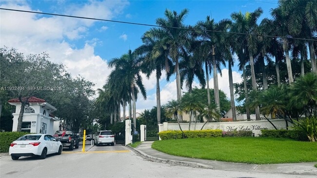 Photo - 1094 Redwood St