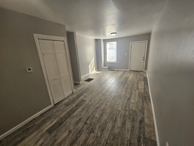 Photo - 46 N Hartley St