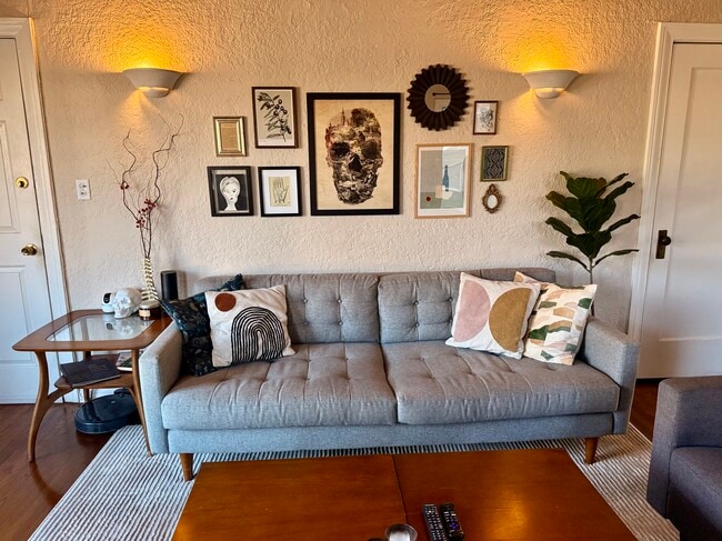 Photo - 1611 Talmadge St Unidad Upstairs 3