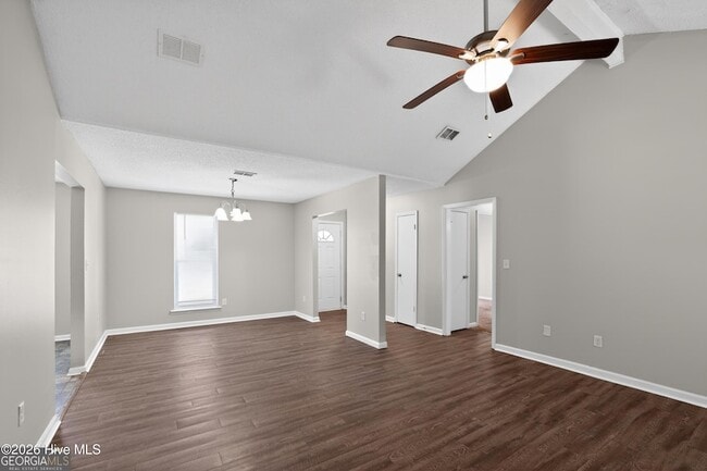 3016 Mistletoe Ave