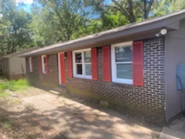 Building Photo - 5075 3rd Ave