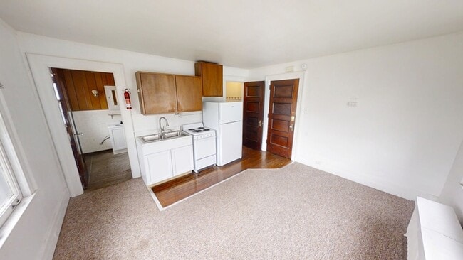 Photo - 105 N Adams St