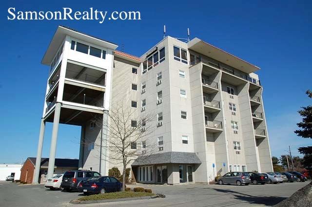 Photo - 390 Metacom Ave Unidad 206