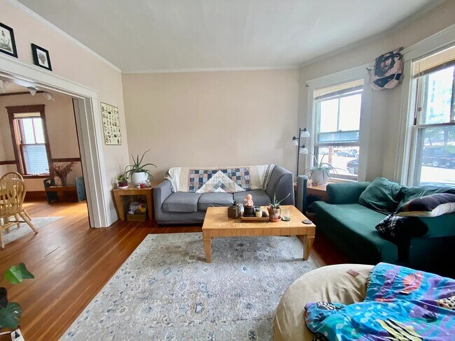 195 College Ave Unit 2
