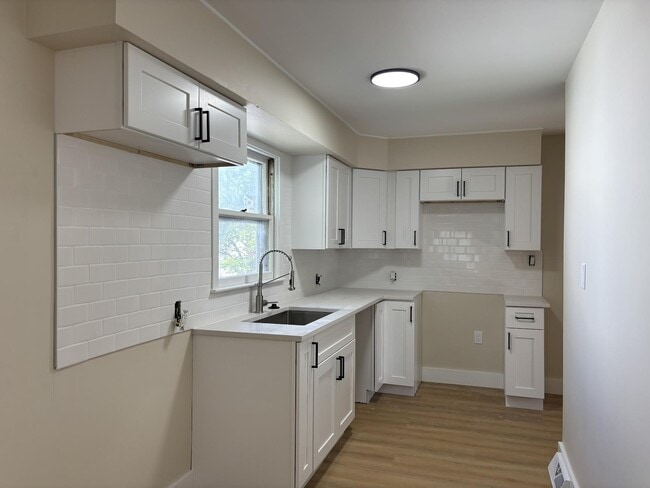 Photo - Charming 3-Bedroom Haven in Burton: Pet-Friendly Bliss with Modern Amenities!