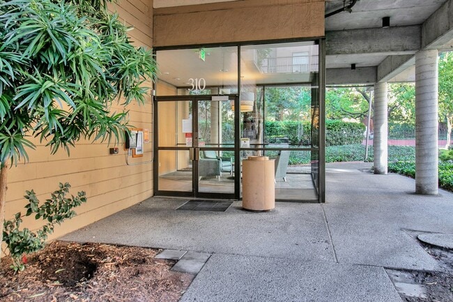 Photo - 310 N Civic Dr Unit 418