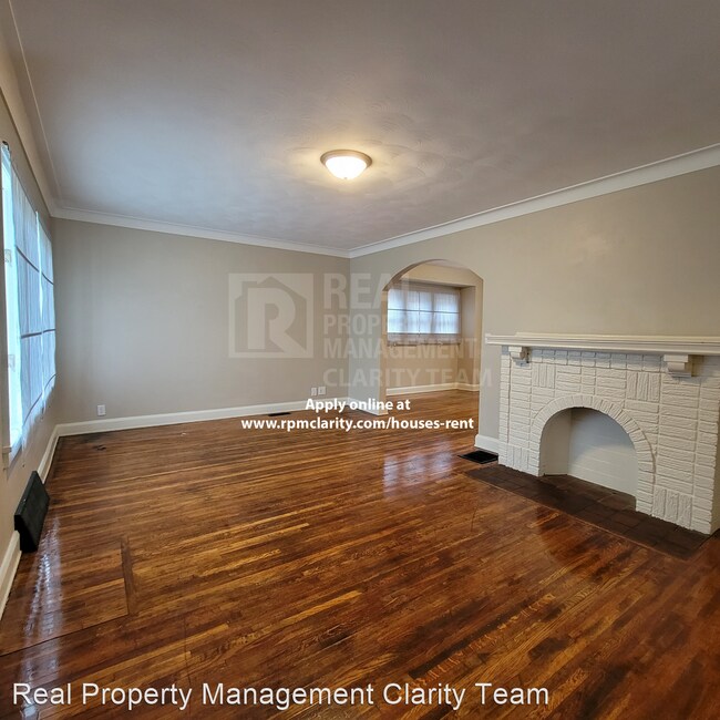 Photo - 3 br, 1.5 bath House - 2041 Perth St