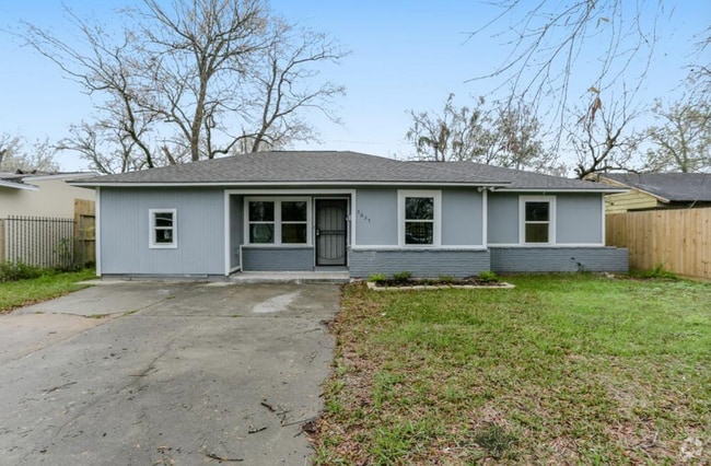 Building Photo - 5635 Belarbor St Rental