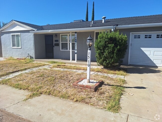 Building Photo - NEWLY REMODLED 3 BEDROOM HOUSE IN MARYSVILLE