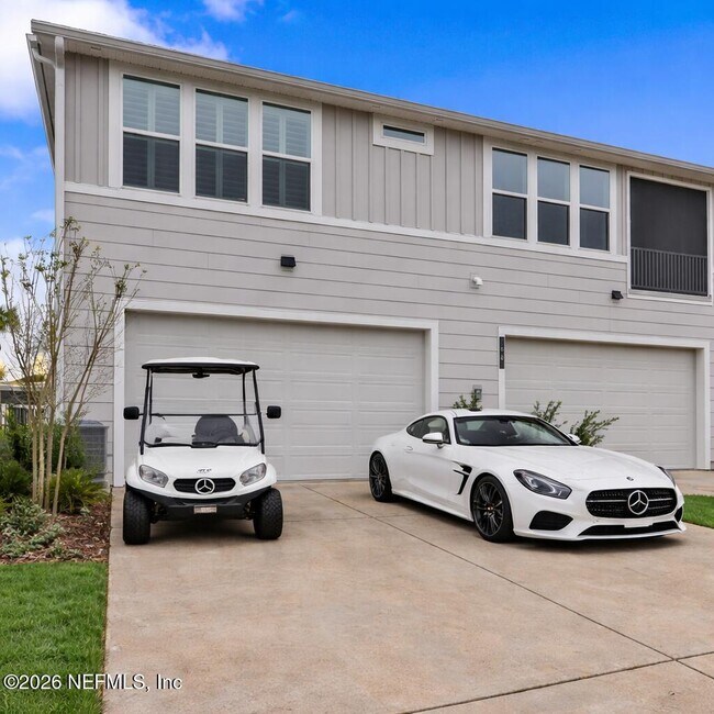 Photo - 459 Crestview Dr