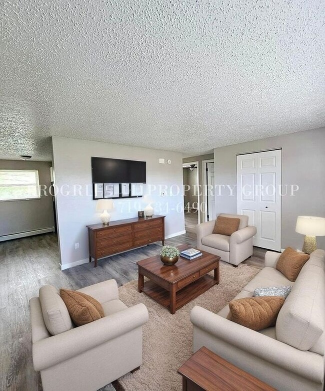 Building Photo - Charming Renovated 2-Bedroom – Includes Utilities | Move In Now – Next Month’s Rent is Waived!