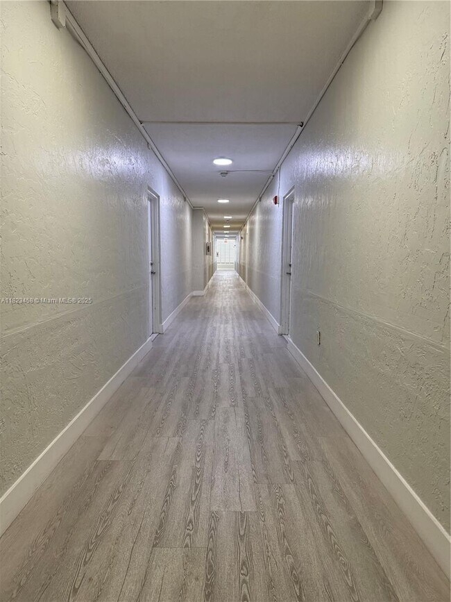 Photo - 17570 Atlantic Blvd Unit 405