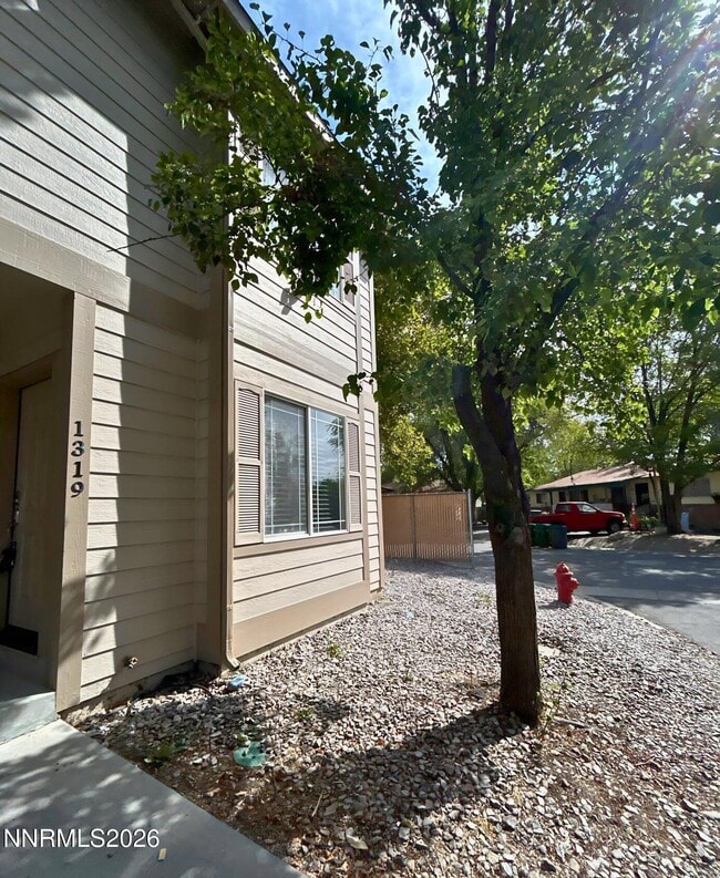 Photo - 1319 Powell Ln